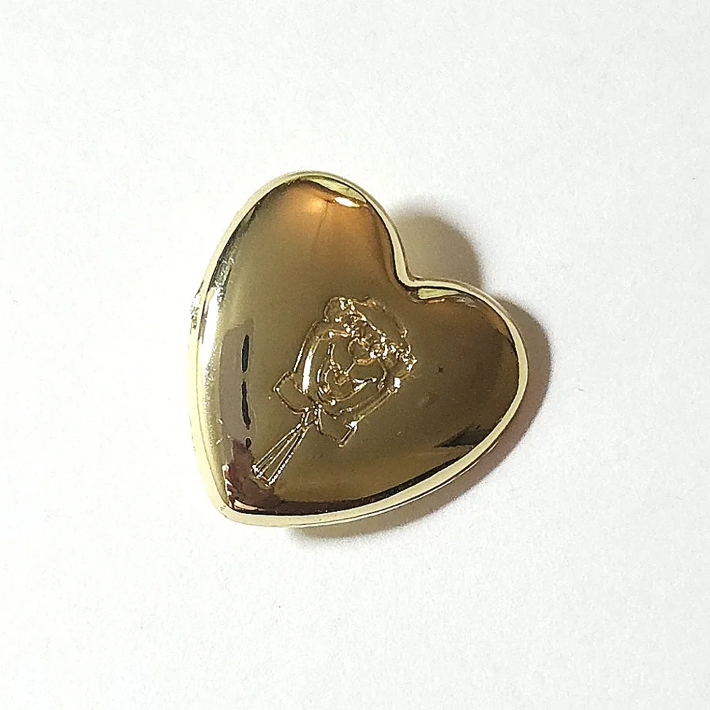 Warner Brothers 2010 Gold Plated Yogi Bear Heart Brooch Soild Heavy Heart Pin